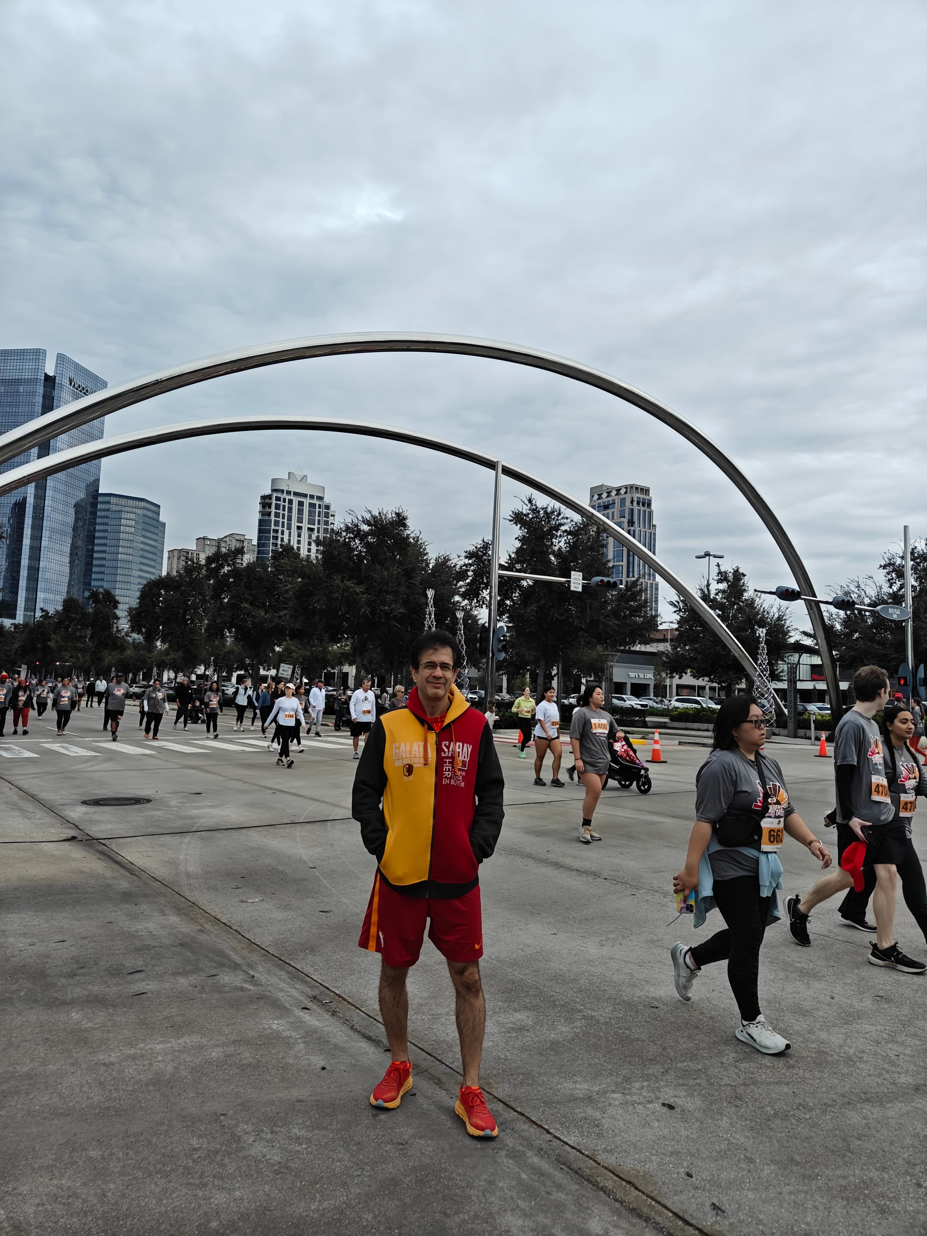 Running around Xuan Huong Lake