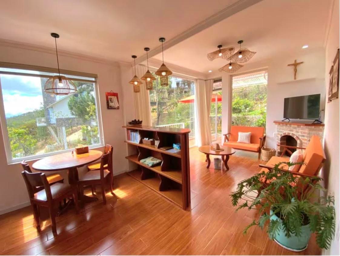 Four-Bedroom Villa on Pine Mountain