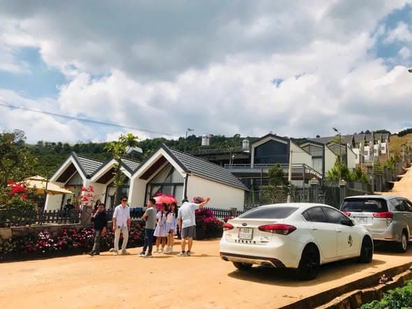 Two-Bedroom Garden House near Trieu May, Me Linh