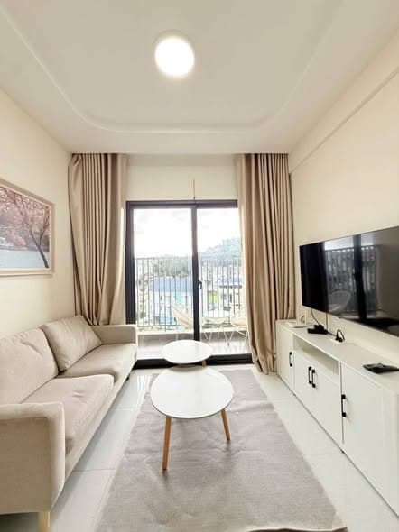 Sun Garden Two-Bedroom Apartment in Nam Ho