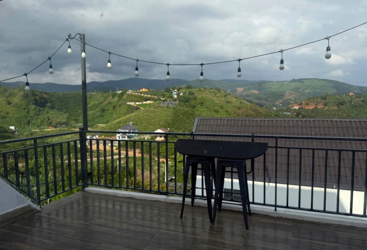 Valley View House in Me Linh, Lam Ha